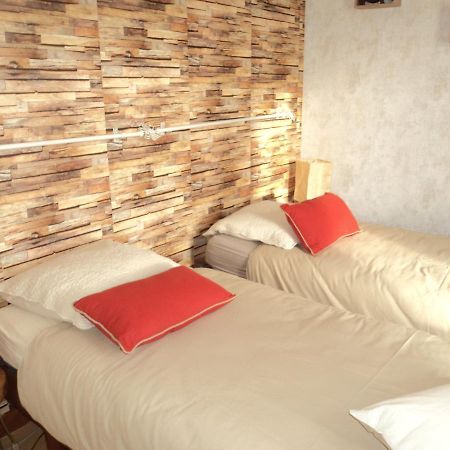 Quévert Maison Aux Volets Bleus מראה חיצוני תמונה