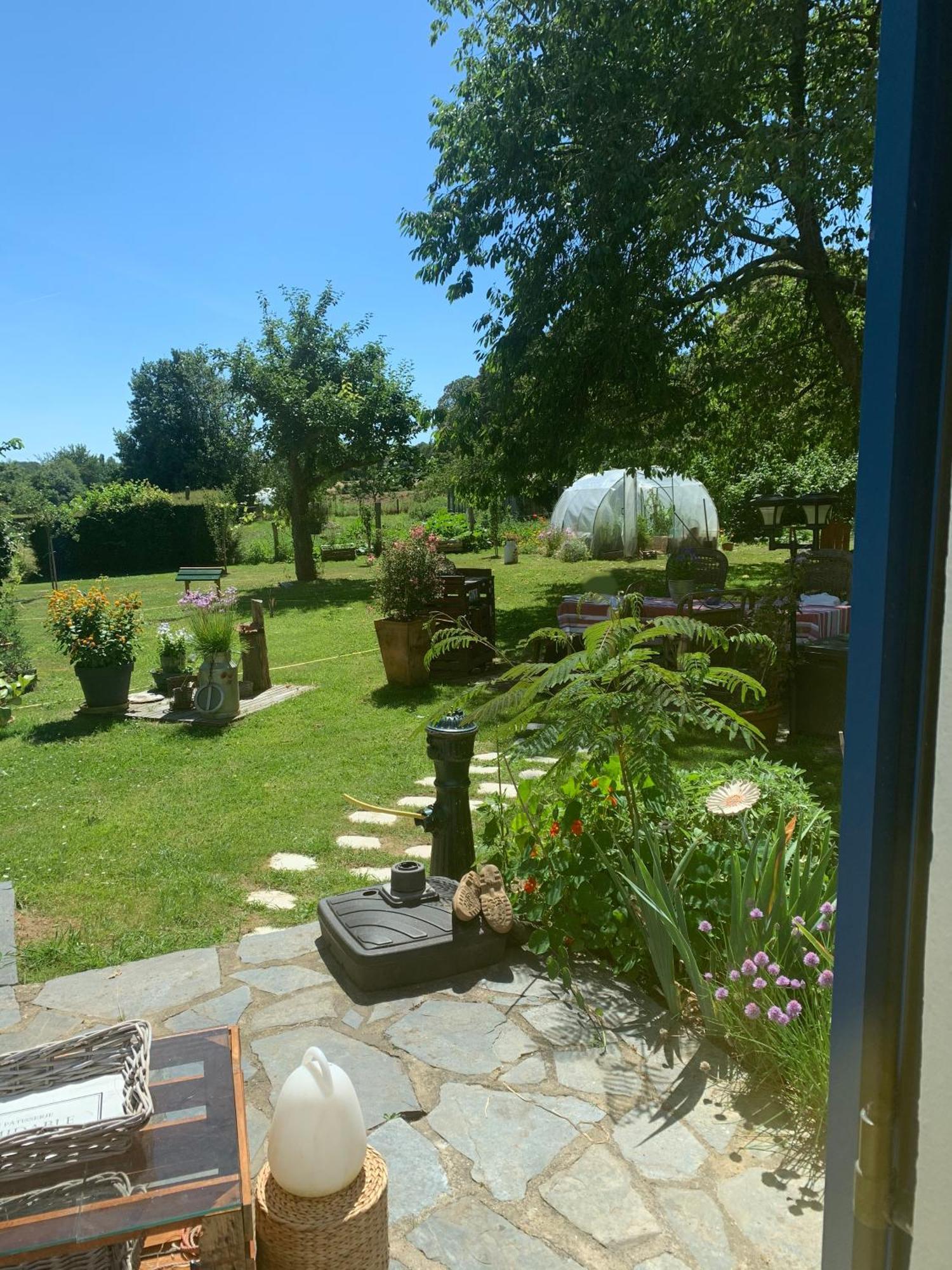 Quévert Maison Aux Volets Bleus מראה חיצוני תמונה